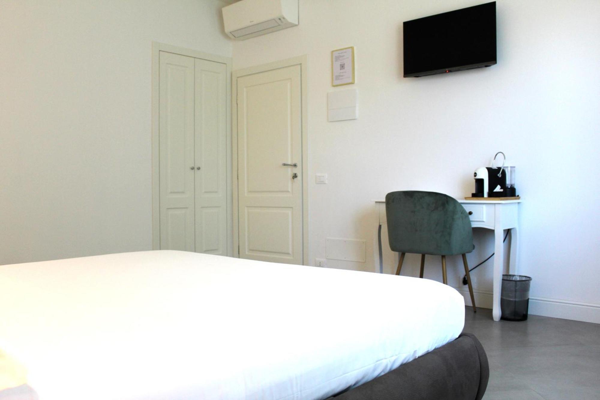 Villa Forte Salvi - Rooms Peschiera del Garda Exterior foto